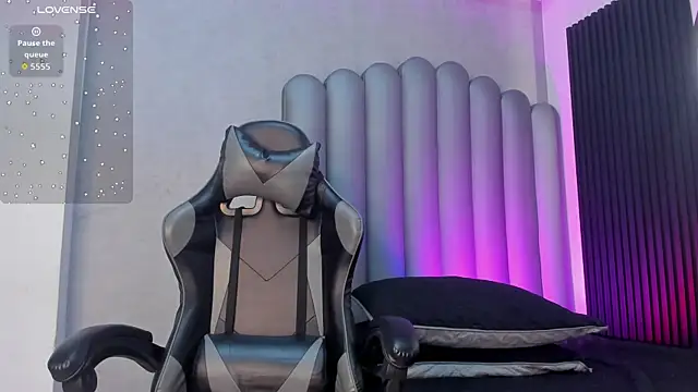  Leohot  online show from November 1, 2025, 3:52 am