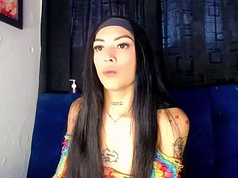 Megan Gil  online show from December 16, 2025, 10:37 pm