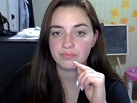 daniella brun online show from October 18, 2025, 9:59 pm