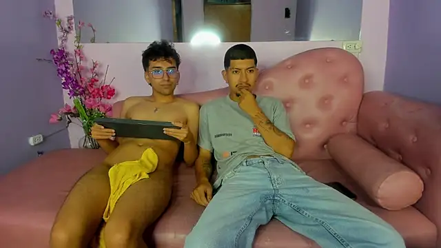 Snapshot of AxelAndJeremy chatting on September 20, 2025, 3:29 am AxelAndJeremy online show from September 20, 2025, 3:29 am