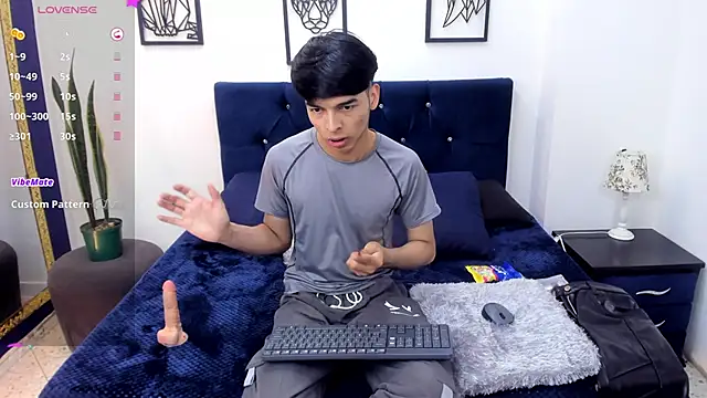 OnlyJos online show from October 24, 2025, 8:05 pm