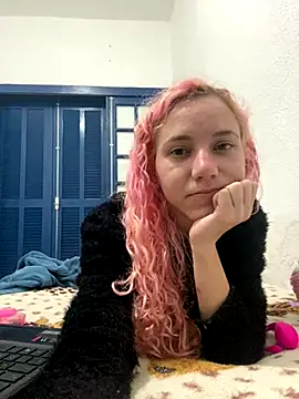 Snapshot of Bruna551 chatting on September 9, 2025, 4:34 am Bruna551 online show from September 9, 2025, 4:34 am