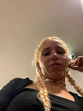 Snapshot of Bruna551 chatting on October 18, 2025, 2:58 am Bruna551 online show from October 18, 2025, 2:58 am