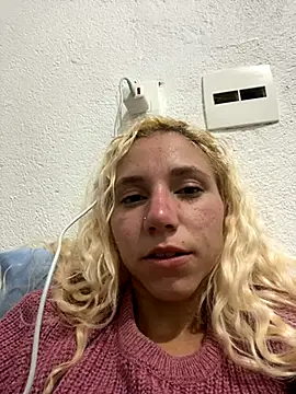 Snapshot of Bruna551 chatting on November 12, 2025, 4:13 am Bruna551 online show from November 12, 2025, 4:13 am