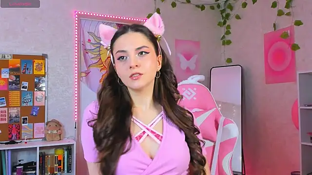 lunariaxoxo online show from November 13, 2025, 9:36 pm