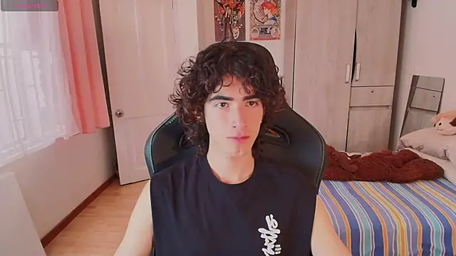 Nude Boy18 online show from March 11, 2026, 9:21 pm