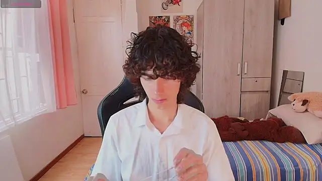 Nude Boy18 online show from March 12, 2026, 8:59 pm