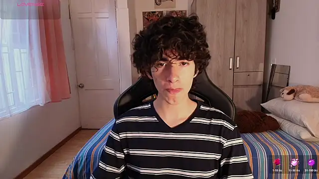 Nude Boy18 online show from April 12, 2026, 8:58 pm