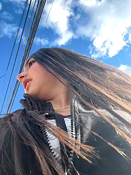 Dulce 1408 online show from November 17, 2025, 9:09 pm