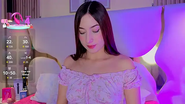 Snapshot of SofiJones_ chatting on January 5, 2026, 9:40 pm SofiJones online show from January 5, 2026, 9:40 pm