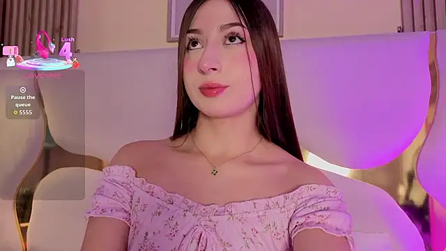 Snapshot of SofiJones_ chatting on February 27, 2026, 9:37 pm SofiJones online show from February 27, 2026, 9:37 pm