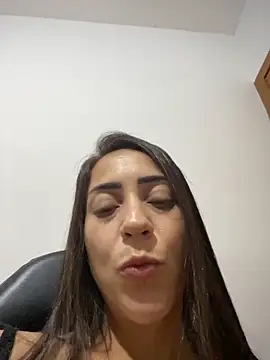 lucioliveira online show from March 13, 2026, 2:07 am