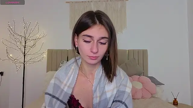 Snapshot of Little_mia__ chatting on November 19, 2025, 10:54 pm Little mia online show from November 19, 2025, 10:54 pm