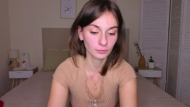 Snapshot of Little_mia__ chatting on November 24, 2025, 10:31 pm Little mia online show from November 24, 2025, 10:31 pm