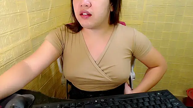 xUrDreamSlutWhore online show from October 22, 2025, 3:01 pm