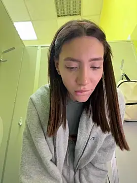 BallerinaCappuccino  online show from April 8, 2026, 9:53 am