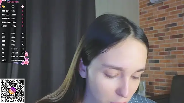 SoftieDream online show from December 1, 2025, 6:18 am