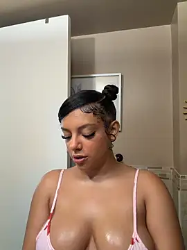 Snapshot of allybluee777 chatting on February 6, 2026, 3:26 pm allybluee777 online show from February 6, 2026, 3:26 pm