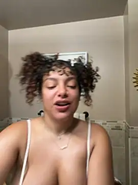 Snapshot of allybluee777 chatting on February 19, 2026, 1:29 pm allybluee777 online show from February 19, 2026, 1:29 pm