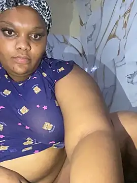 chubbybbw18 online show from October 31, 2025, 7:59 pm
