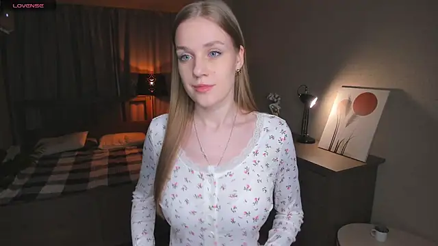 Snapshot of OdellaFrake chatting on November 12, 2025, 7:13 pm OdellaFrake online show from November 12, 2025, 7:13 pm