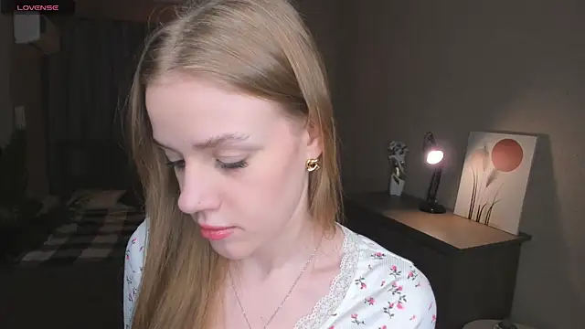 Snapshot of OdellaFrake chatting on November 19, 2025, 7:14 pm OdellaFrake online show from November 19, 2025, 7:14 pm