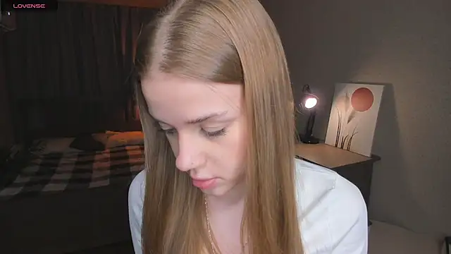 Snapshot of OdellaFrake chatting on November 21, 2025, 7:34 pm OdellaFrake online show from November 21, 2025, 7:34 pm