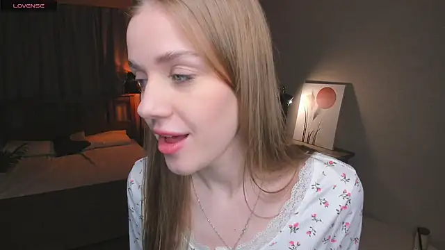 Snapshot of OdellaFrake chatting on November 28, 2025, 7:49 pm OdellaFrake online show from November 28, 2025, 7:49 pm