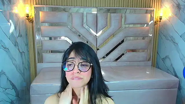 Snapshot of zoe_r_ chatting on October 10, 2025, 3:16 am zoe r online show from October 10, 2025, 3:16 am