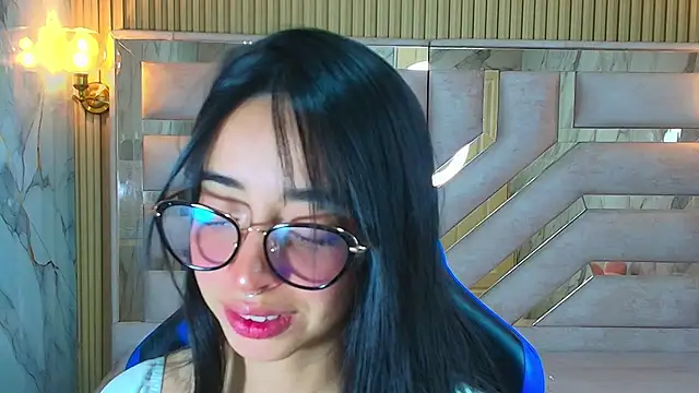 Snapshot of zoe_r_ chatting on October 16, 2025, 3:29 am zoe r online show from October 16, 2025, 3:29 am