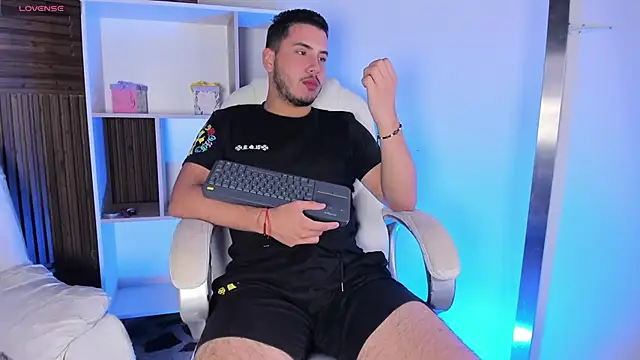 Axel grey  online show from November 4, 2025, 12:37 pm