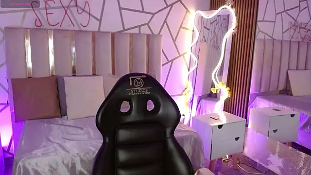 CYRUS TAY online show from March 19, 2026, 12:53 pm