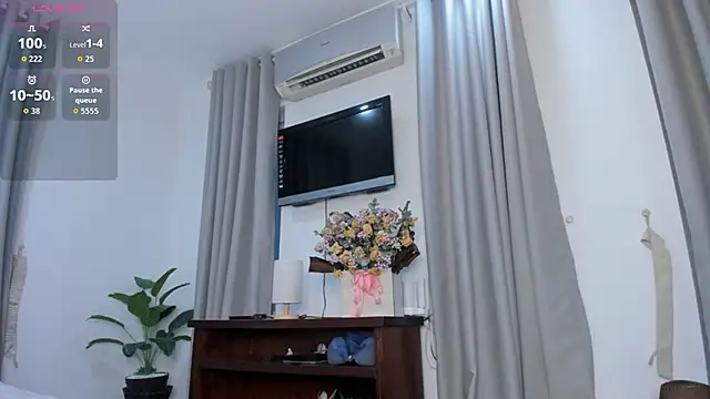 Snapshot of Amy_Loveme chatting on November 19, 2025, 12:10 am Amy Loveme online show from November 19, 2025, 12:10 am