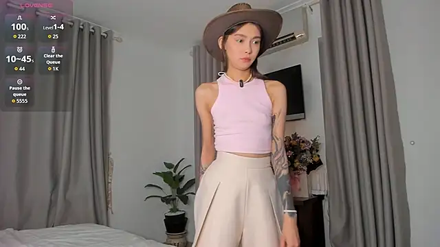 Snapshot of Amy_Loveme chatting on November 27, 2025, 11:07 pm Amy Loveme online show from November 27, 2025, 11:07 pm