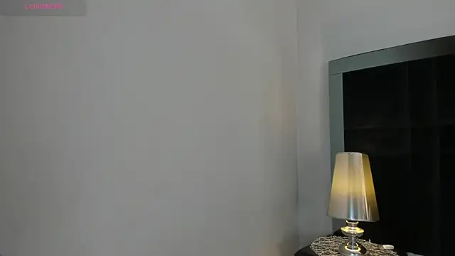 CarolineLee  online show from February 17, 2026, 10:38 pm