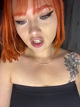 Snapshot of Alysson_LS chatting on November 18, 2025, 2:17 am Alysson LS online show from November 18, 2025, 2:17 am