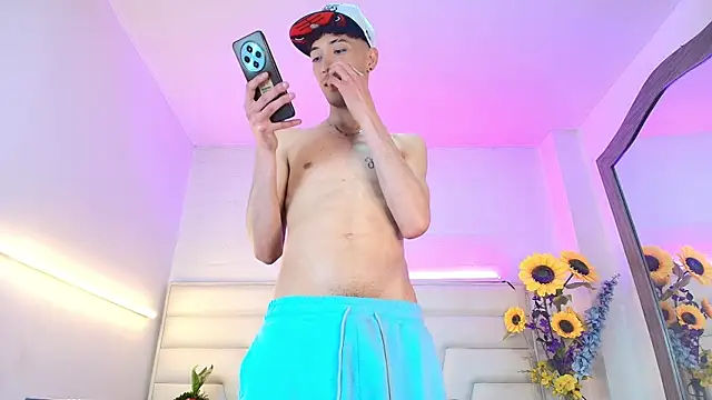 Ashton Myers online show from November 27, 2025, 8:44 pm