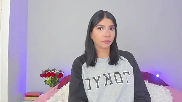 Laura-angeel online show from October 22, 2025, 6:18 pm