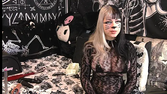 Paige Turner online show from October 28, 2025, 1:09 am