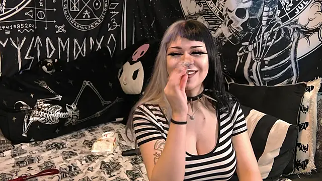 Paige Turner online show from January 5, 2026, 9:18 pm