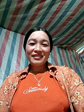 Snapshot of Bliss_rose chatting on November 21, 2025, 8:13 am Bliss rose online show from November 21, 2025, 8:13 am