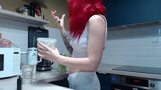 Snapshot of Arri_elle chatting on December 15, 2025, 11:42 pm Arri elle online show from December 15, 2025, 11:42 pm