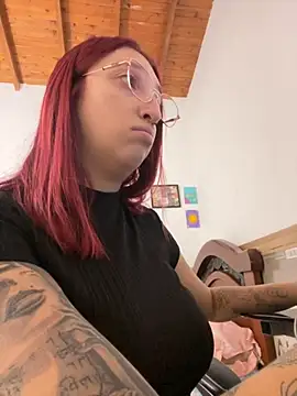 Snapshot of Paulina-Wells chatting on November 20, 2025, 9:58 pm Paulina-Wells online show from November 20, 2025, 9:58 pm