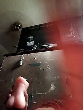 Mac15151 online show from April 12, 2026, 10:59 pm