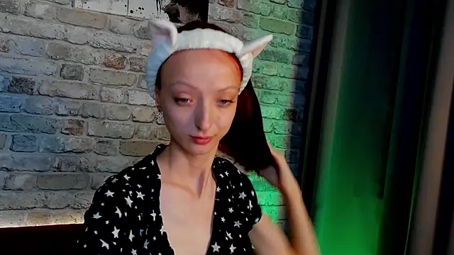 Daria J online show from September 29, 2025, 4:06 am