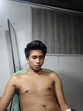 charlie0728 online show from April 2, 2026, 7:33 pm