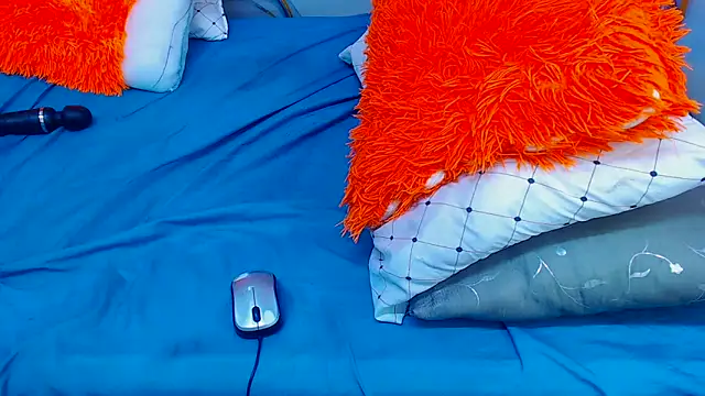 SEXYELLOWALICE online show from February 15, 2026, 2:19 am