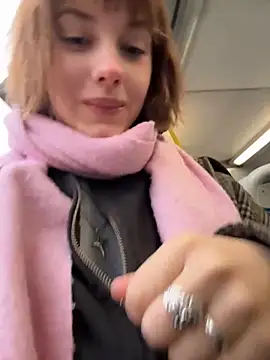 Snapshot of Only_April chatting on October 22, 2025, 5:41 am Only April online show from October 22, 2025, 5:41 am