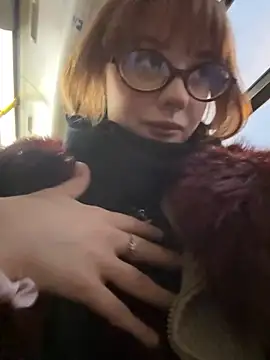 Snapshot of Only_April chatting on November 12, 2025, 5:41 am Only April online show from November 12, 2025, 5:41 am