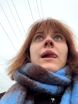 Snapshot of Only_April chatting on November 17, 2025, 9:37 am Only April online show from November 17, 2025, 9:37 am